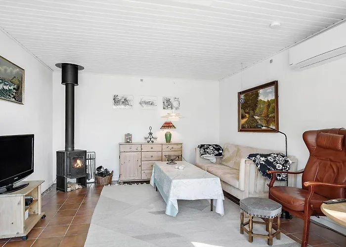 1574-aakirkeby-strandvangen-8 度假居 Vester Somarken