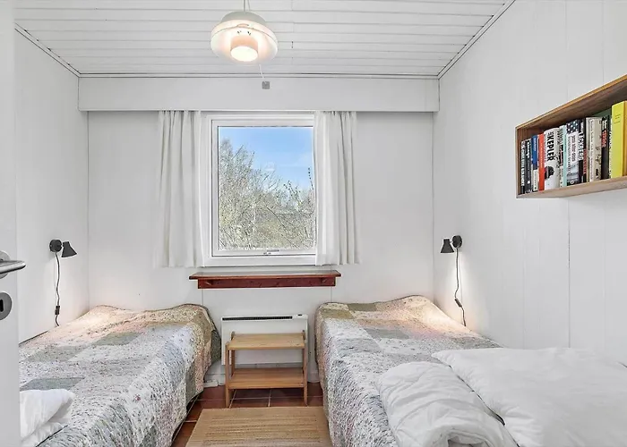 1574-aakirkeby-strandvangen-8 度假居
